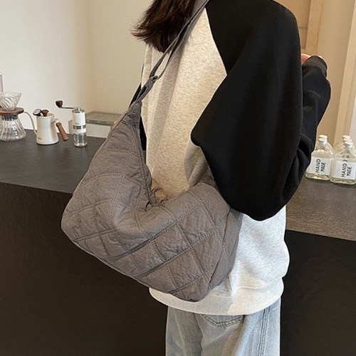 여성 데일리 퀼팅 숄더백 여자 가방  (숄더백)