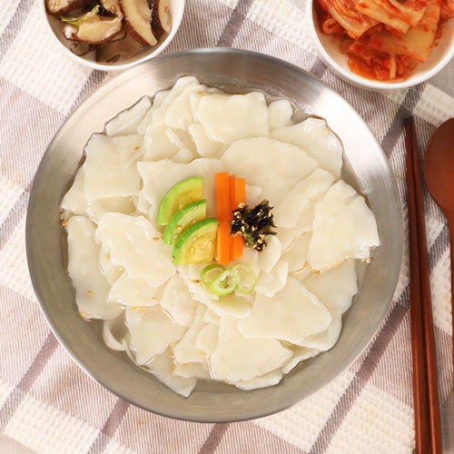 [생면/냉동]홍두깨 수제비 5인분 세트(수제비1kg+멸치맛스프5봉)  (만두/국수/스파케티/냉면)