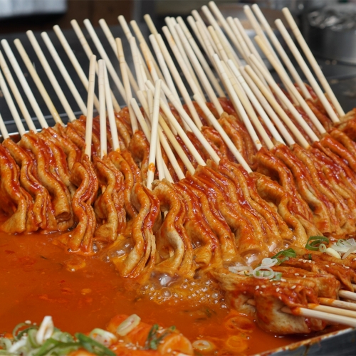 [귀빈정] 제천식 빨간오뎅 말랑떡볶이 4-5인분(꼬치어묵2팩+말랑떡2팩+빨강소스2팩)  (튀김류/어묵류)