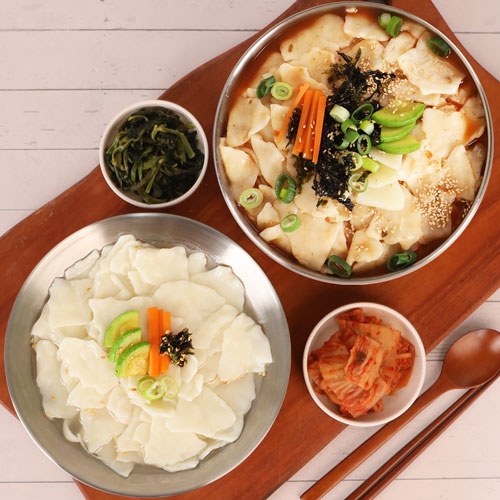 [생면/냉동]반반수제비 5인분(수제비1kg+장칼국수소스2봉+멸치맛스프3봉)  (만두/국수/스파케티/냉면)